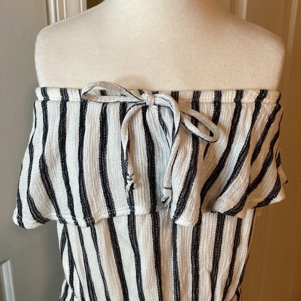 Pinc Striped Girls Strapless Romper Size Girls Medium in Like New Condition